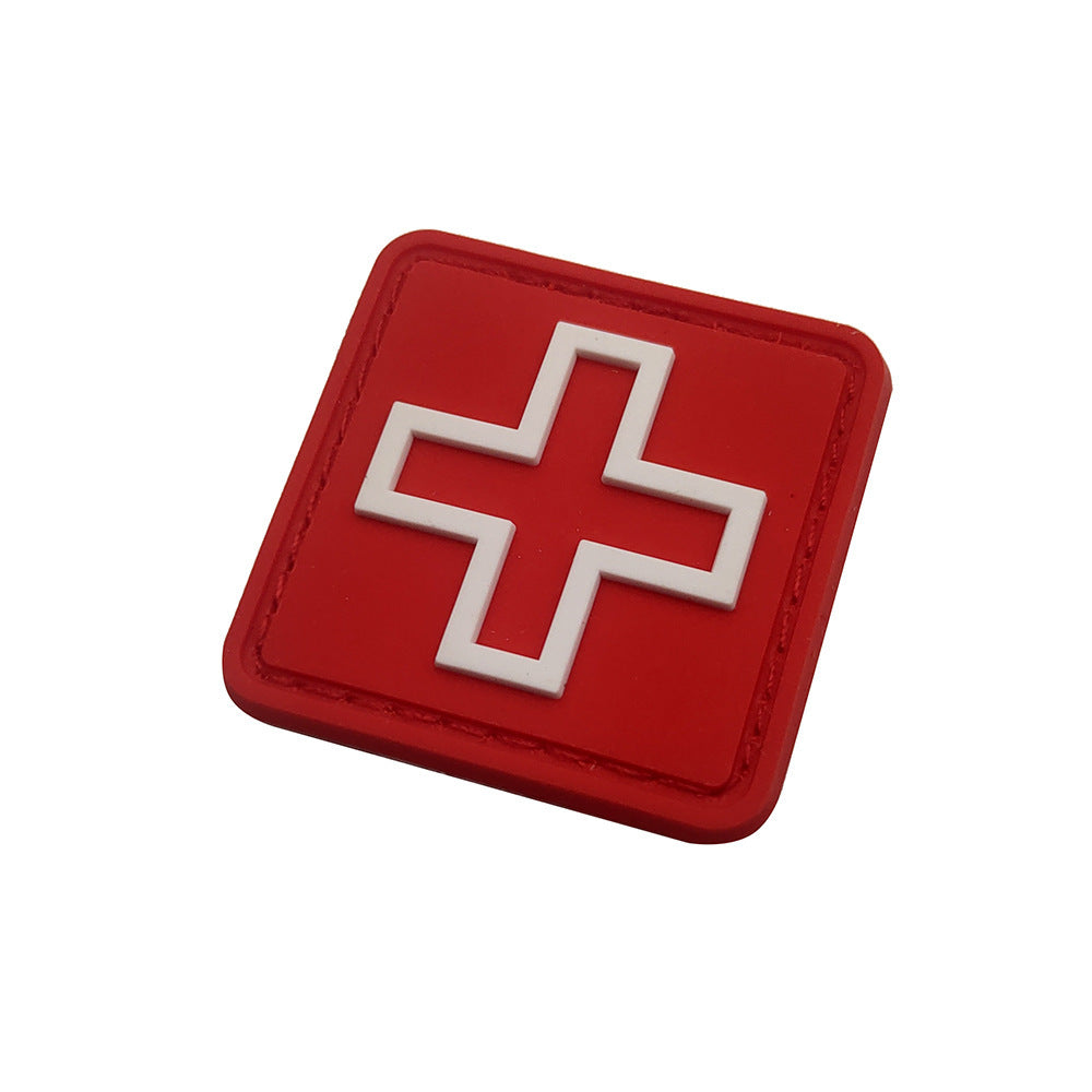 Patch velcro PVC croix blanche sur fond rouge 4x4 cm